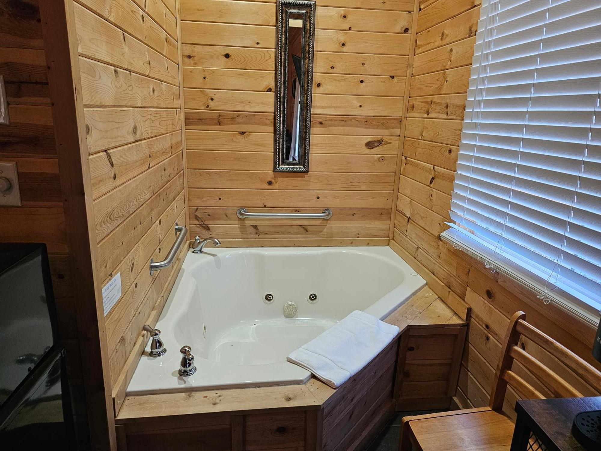 5 Min To Beaver Lake-King Bed-Fire Pit-Jetted Tub #5 Eureka Springs Eksteriør billede